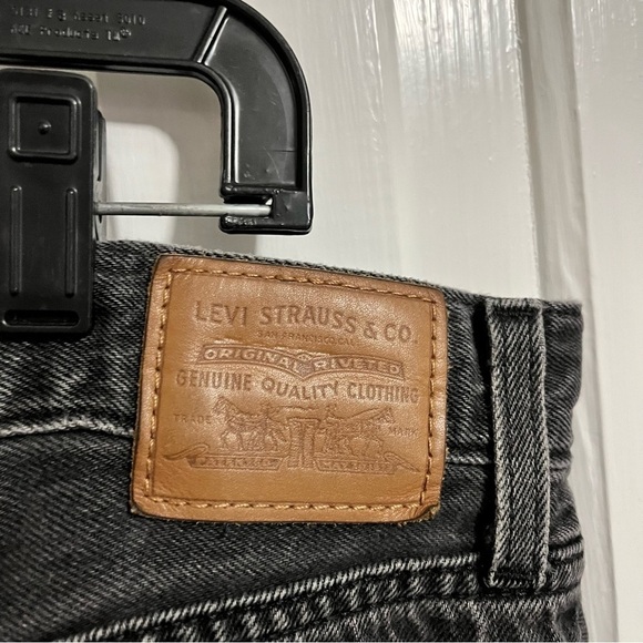 Levi’s High Loose Taper Fit Women’s Jeans Black Gray Wash Size 30 B1 - Picture 8 of 13